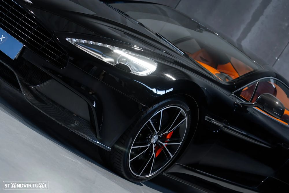 Aston Martin Vanquish 5.9 V12 - 2