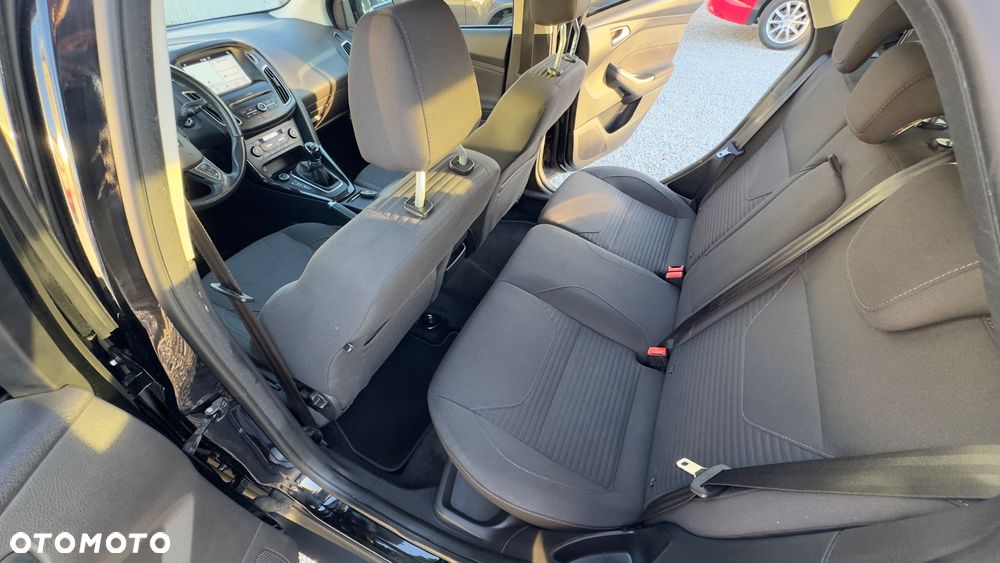 Ford Focus Turnier 1.0 EcoBoost Start-Stopp-System Titanium - 32