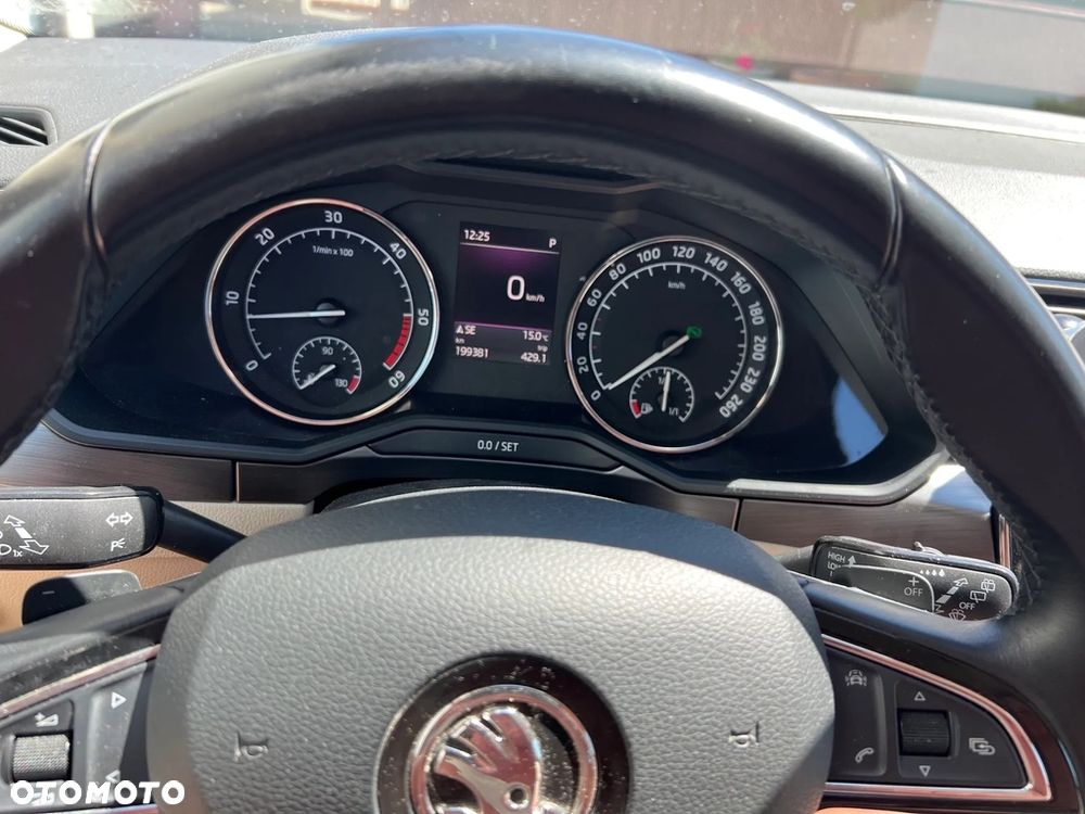 Skoda Superb 2.0 TDI SCR Ambition DSG - 21