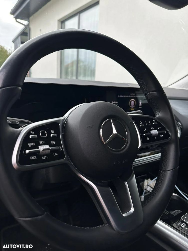 Mercedes-Benz GLA 250 e - 11