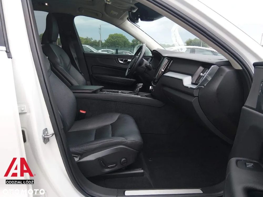 Volvo XC 60 T6 AWD Momentum - 9