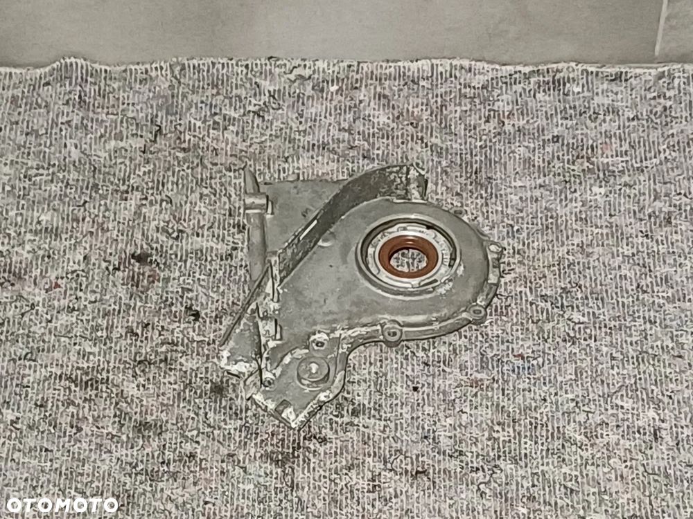 NR 51 Obudowa Rozrządu Audi A8 4,2TDI 057109153 - 5