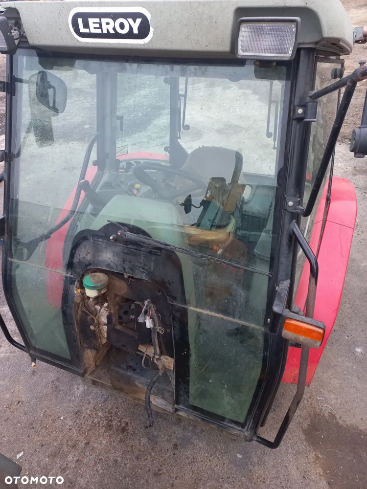 Kabina Massey Ferguson 4215,4220,4225,4225,4230,4235,4245,4255,4260,4270,4335,4355,6260,drzwi,szyby,dach,siedzenie pasażera,plastiki,wiązka elektryczna,licznik,tapicerka,podsufitka,nawiewy,wentylator,wykładzina,błotniki,orbitrol OSPC125ON150N1211,SAUER DANFOSS. - 6