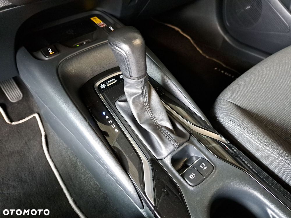 Toyota Corolla 1.8 Hybrid Comfort - 29