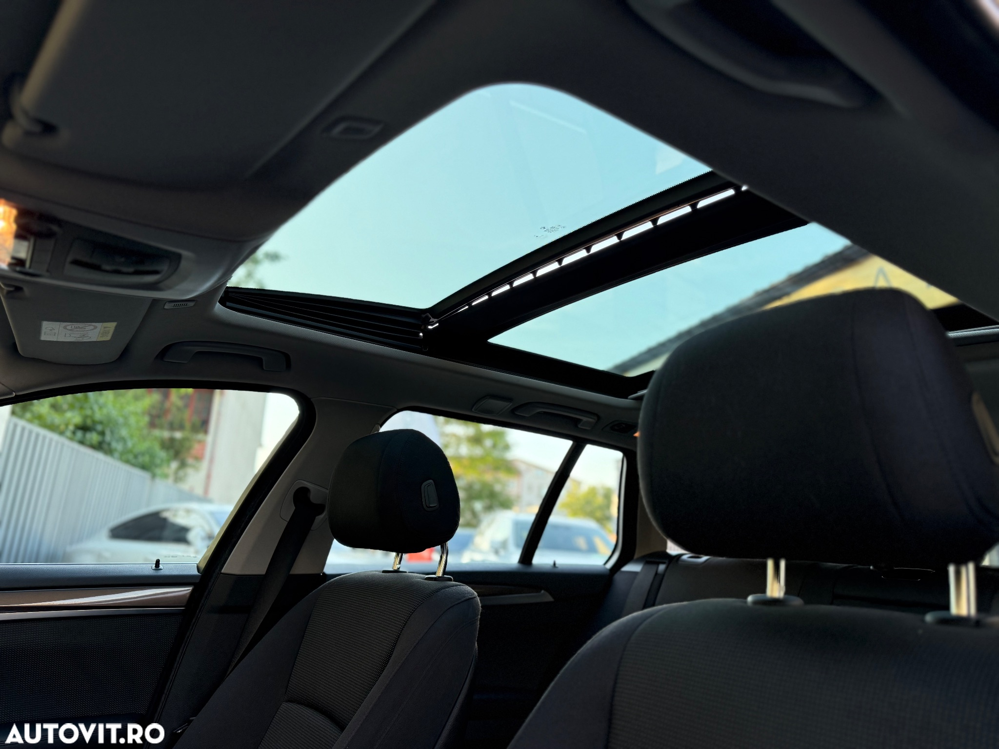 BMW Seria 5 520d Touring Aut. Modern Line - 19