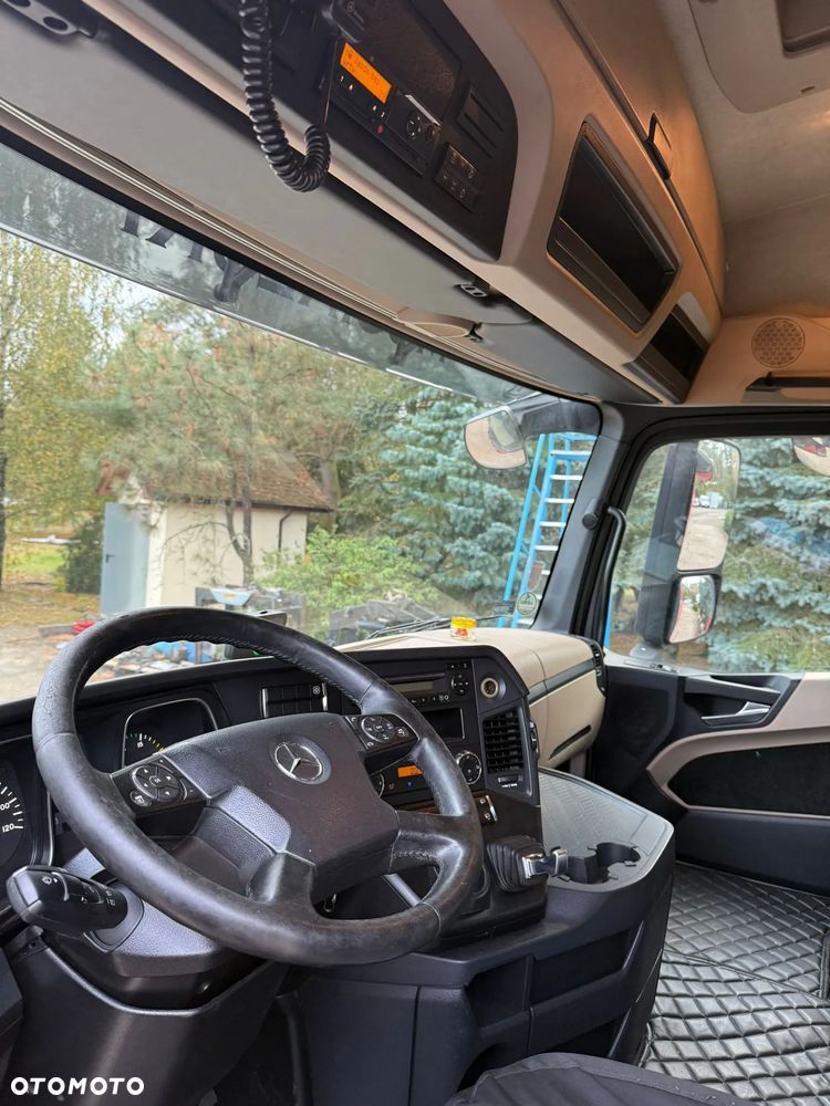 Mercedes-Benz Actros 1942 - 4