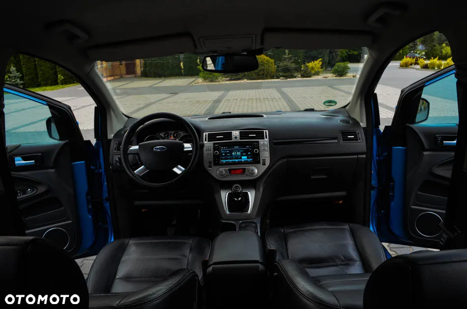 Ford Kuga 2.0 TDCi 2x4 Titanium - 39