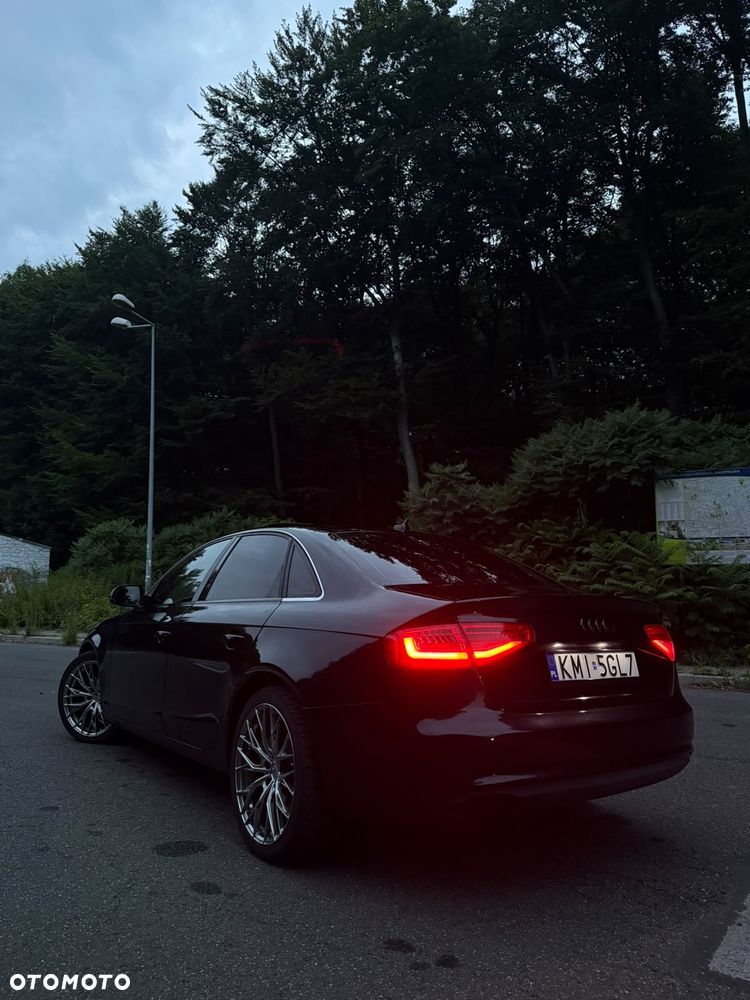 Audi A4 Limousine - 30