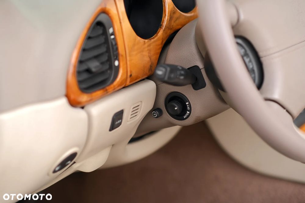 Jaguar XK8 - 16