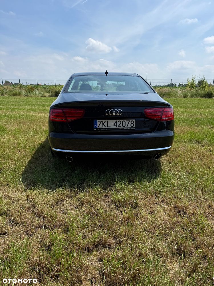 Audi A8 - 6
