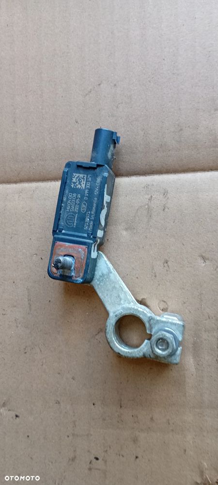 Klema minusowa bezpiecznik akumulatora Fiat 500E 52139571 - 1