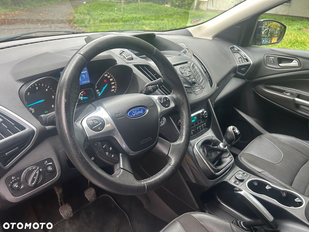 Ford Kuga 2.0 TDCi 2x4 Titanium - 15