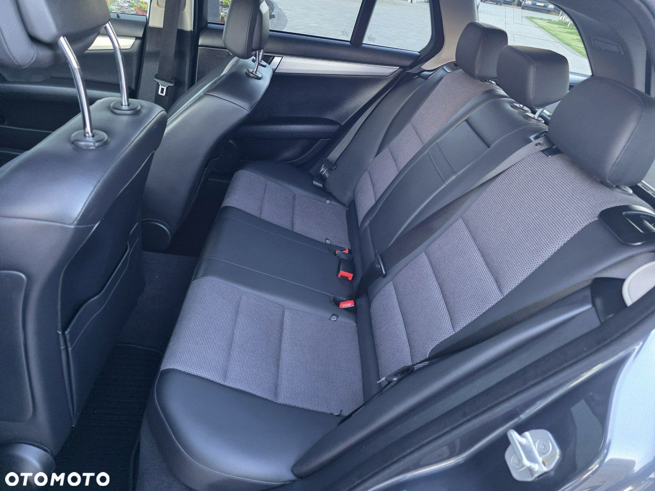 Mercedes-Benz Klasa C 200 CDI BlueEff Avantgarde - 18