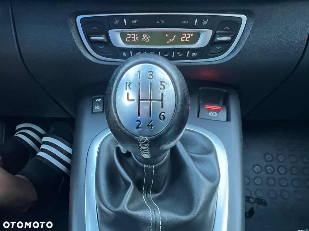 Renault Scenic 1.2 TCe Energy Bose - 33