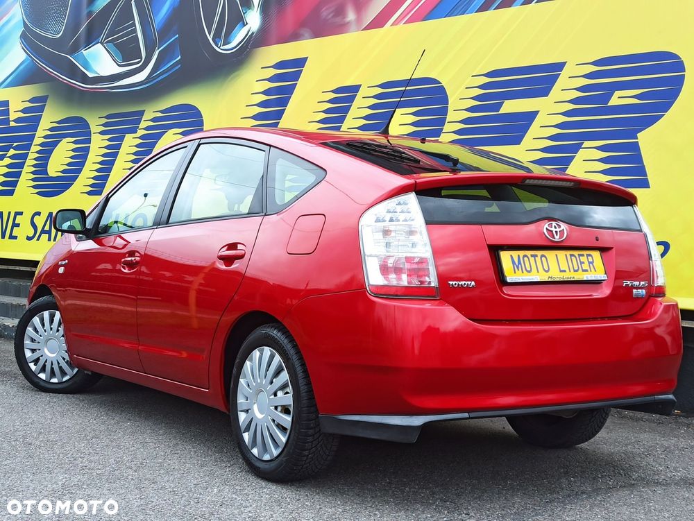 Toyota Prius - 4