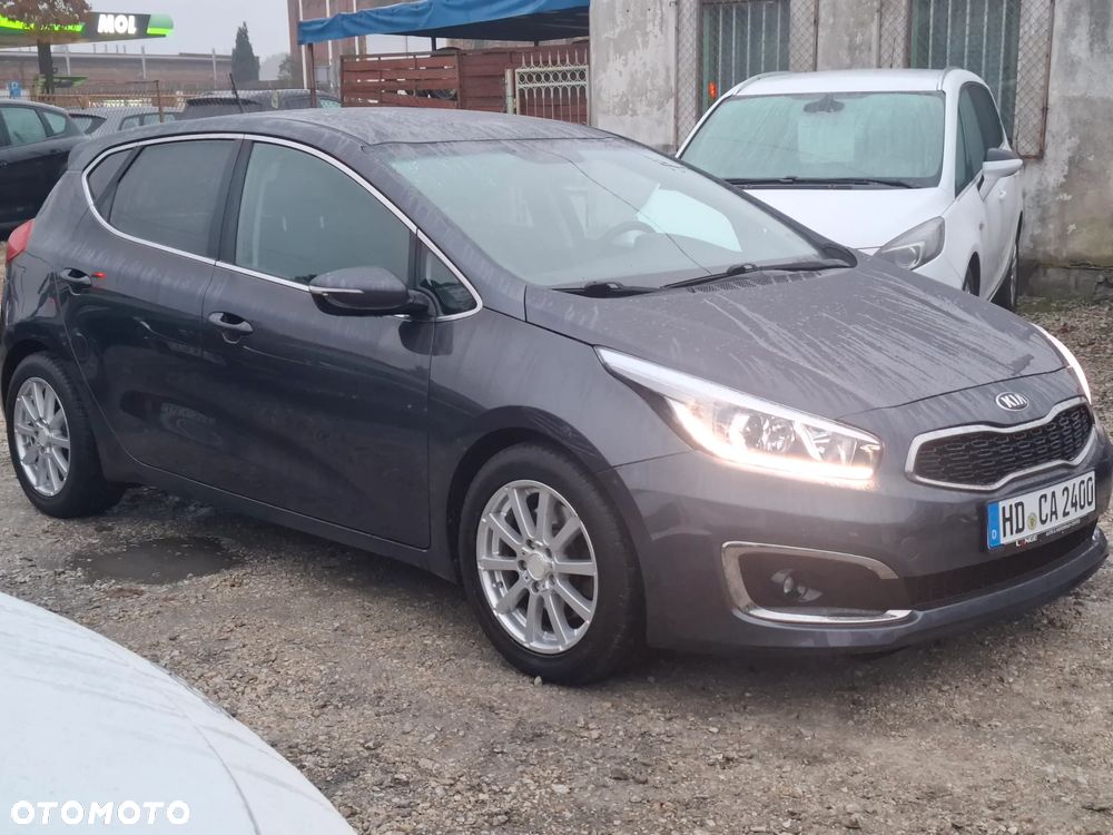 Kia Ceed - 9
