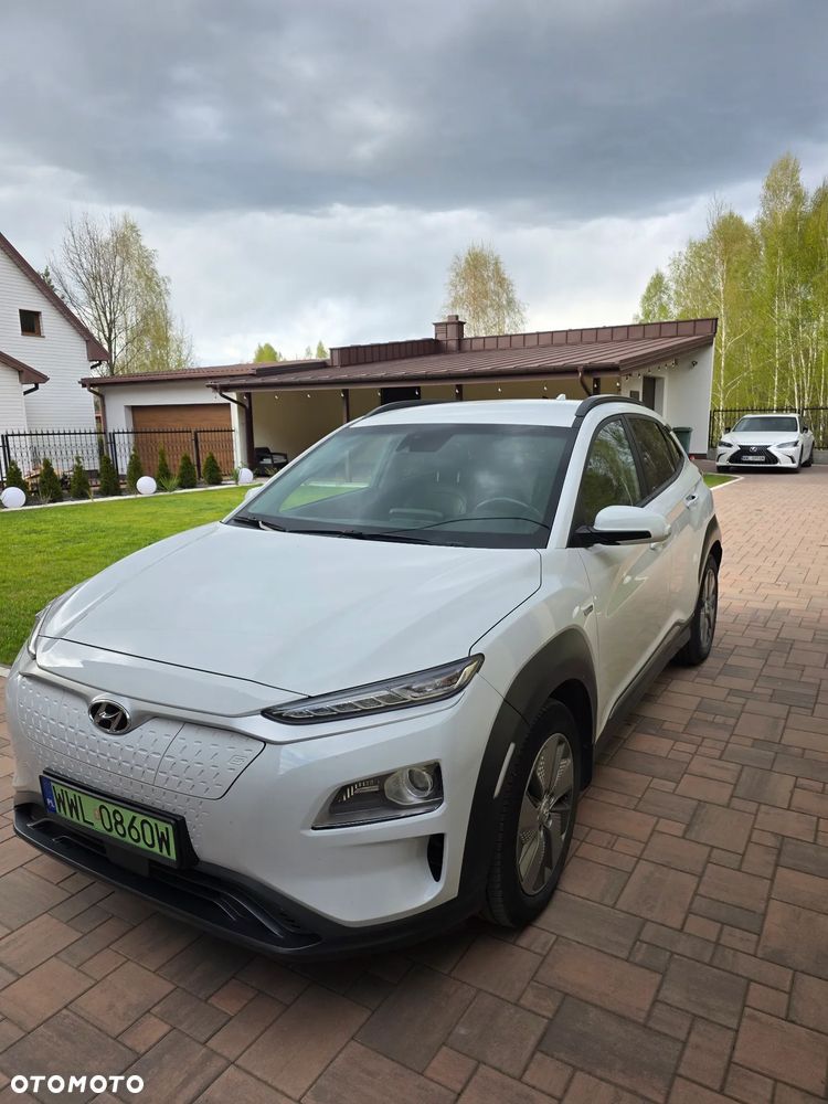 Hyundai Kona 64kWh Executive - 3