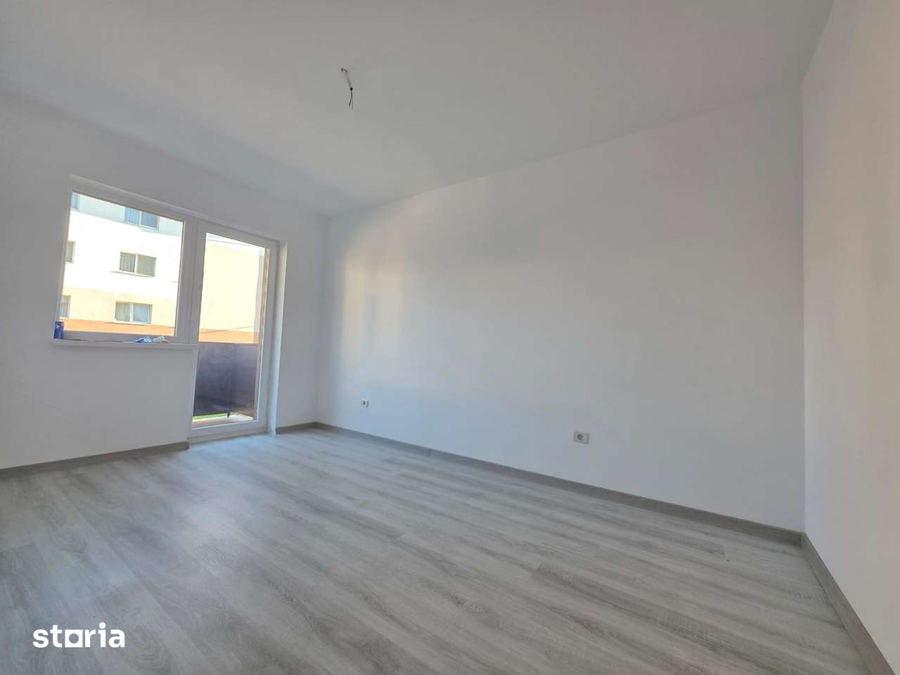 Apartament 2 camere si parcare, nemobilat Subcetate Residence Sanpetru — fotografia 3