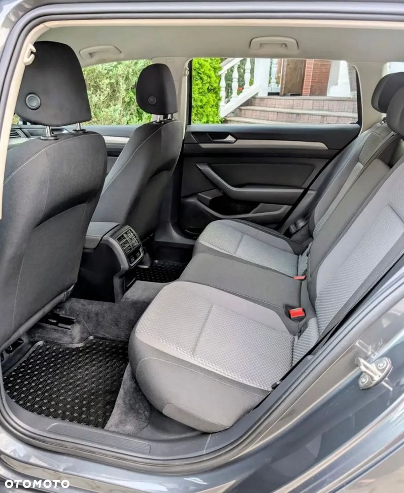 Volkswagen Passat - 10