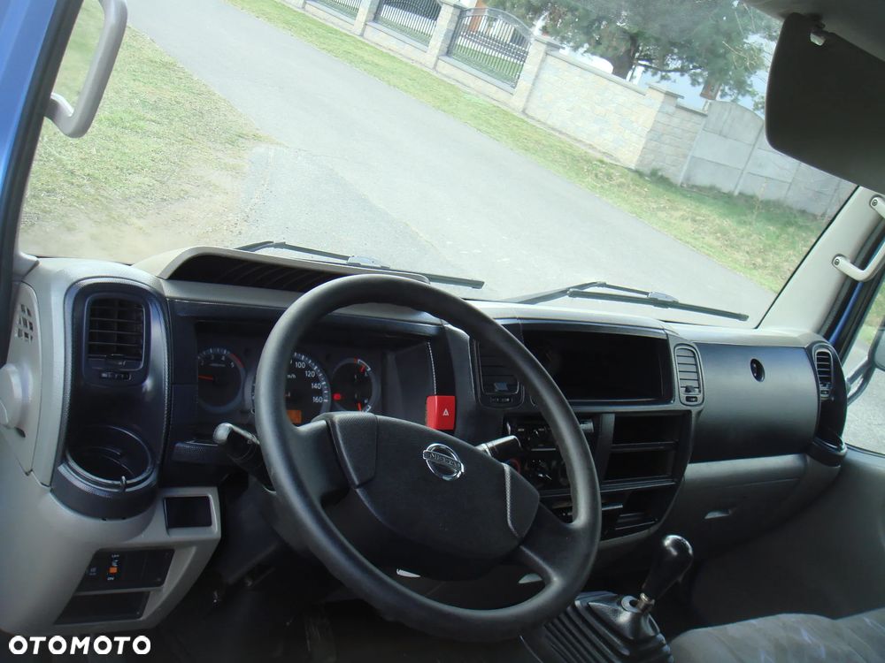 Nissan CABSTAR - 15