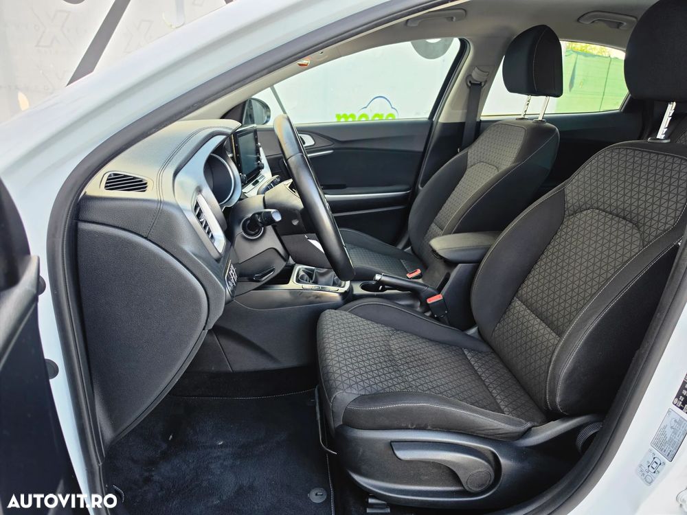 Kia Ceed 1.6 DSL MHEV Star - 9