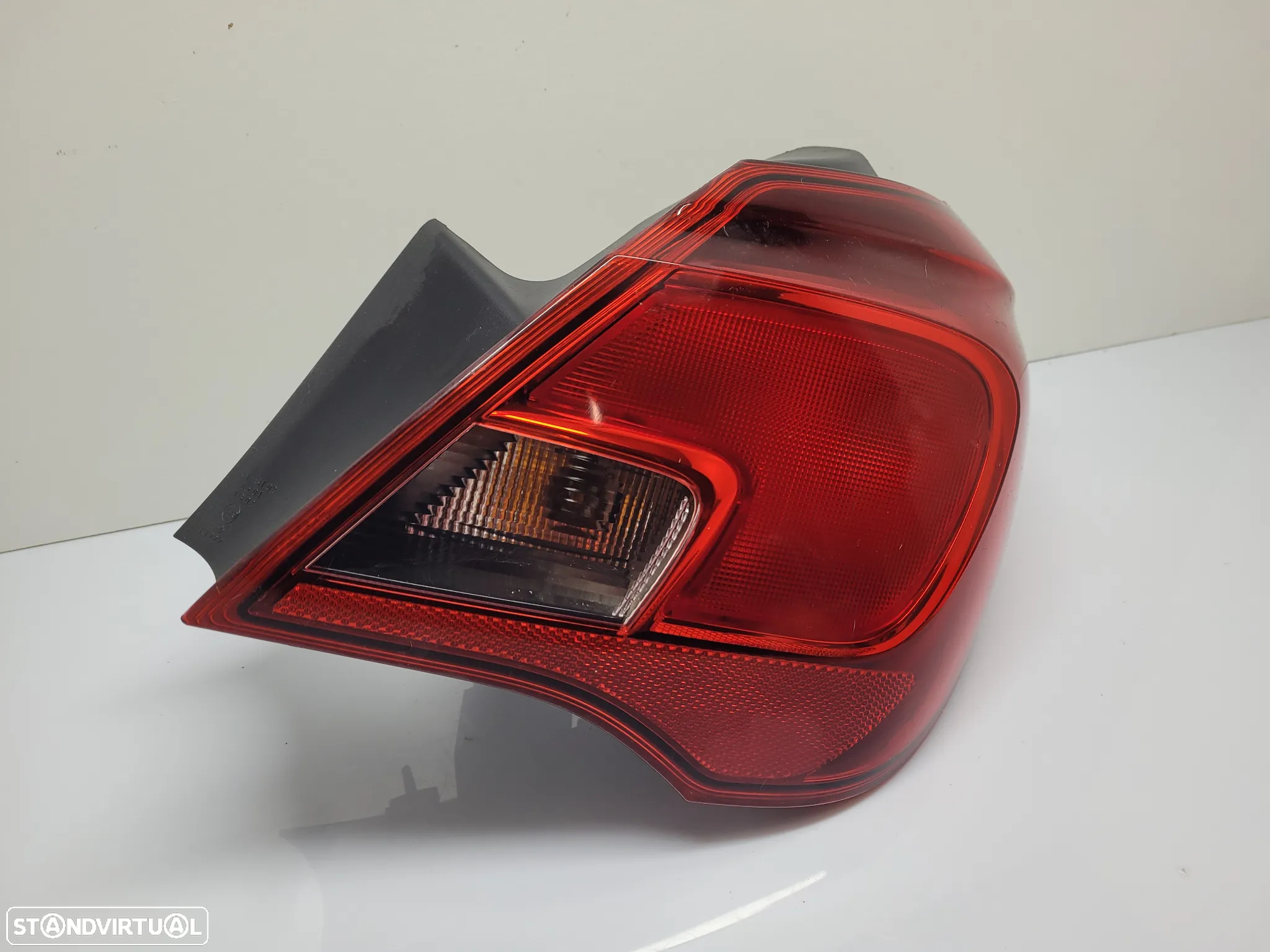 Farolim STOP direito OPEL Corsa E REF: 39068623 (2014-2019) - 2
