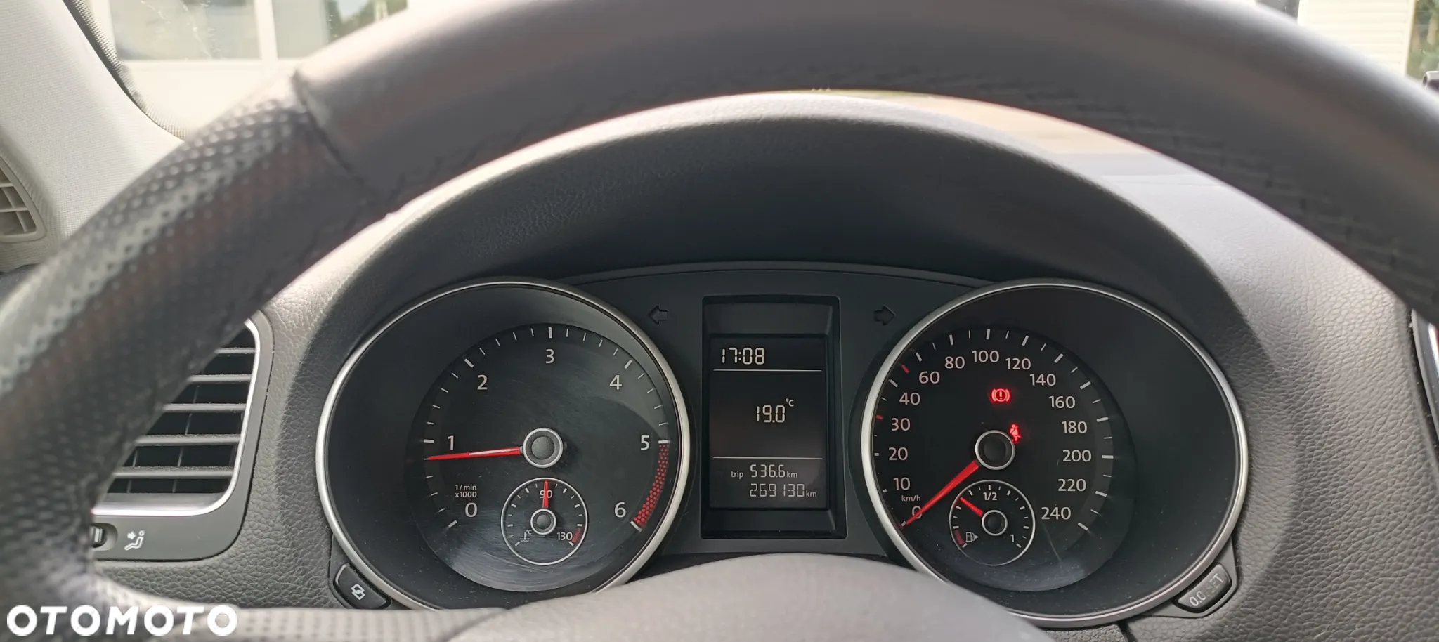 Volkswagen Golf 1.6 TDI DPF Comfortline - 9