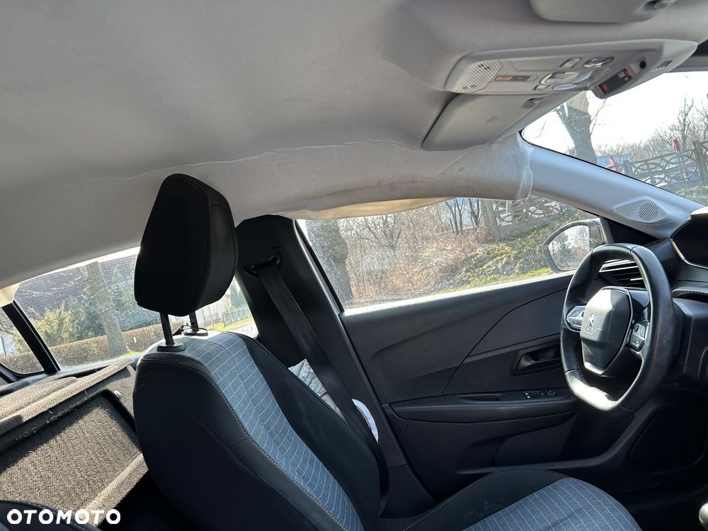 Peugeot 208 - 22