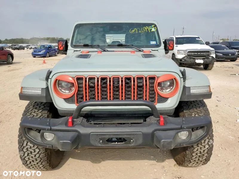 Jeep Wrangler - 10