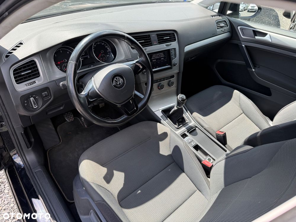 Volkswagen Golf - 17