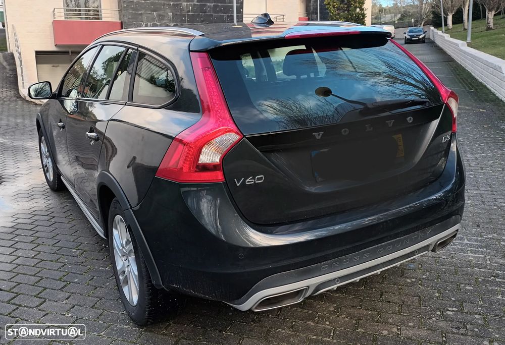 Volvo V60 Cross Country 2.0 D3 Momentum Geartronic - 6