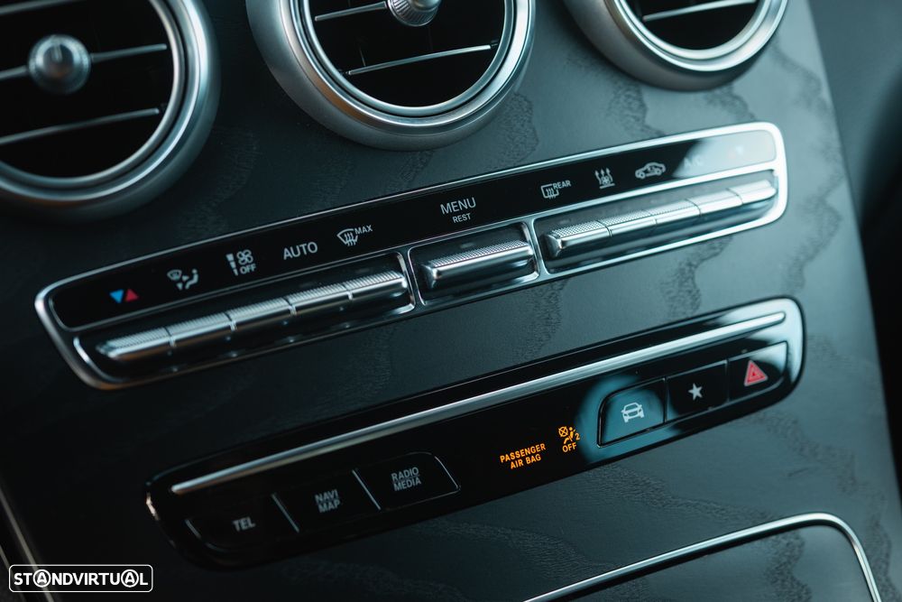 Mercedes-Benz GLC 300 de Coupe 4Matic 9G-TRONIC AMG Line Plus - 36