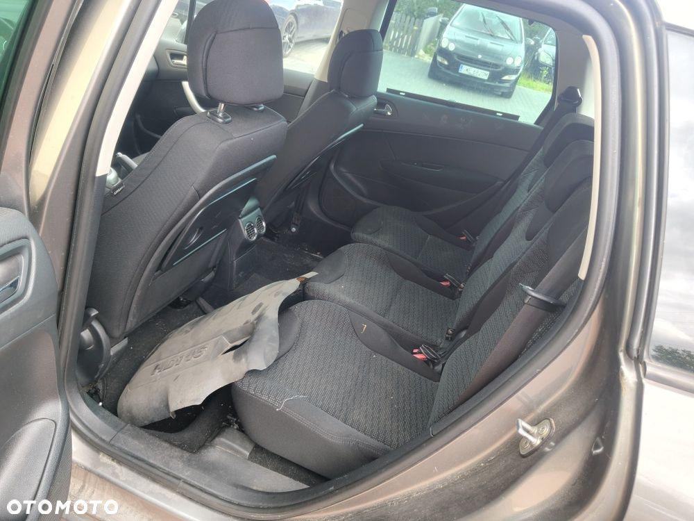 Peugeot 308 - 8