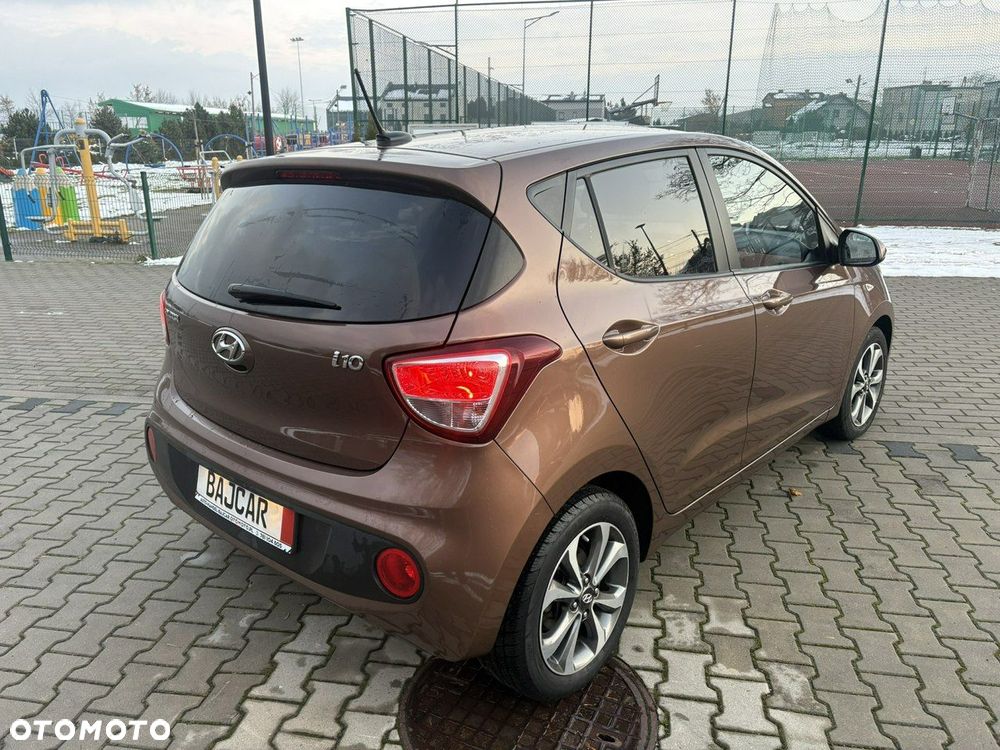 Hyundai i10 1.0 Fifa World Cup Edition - 6