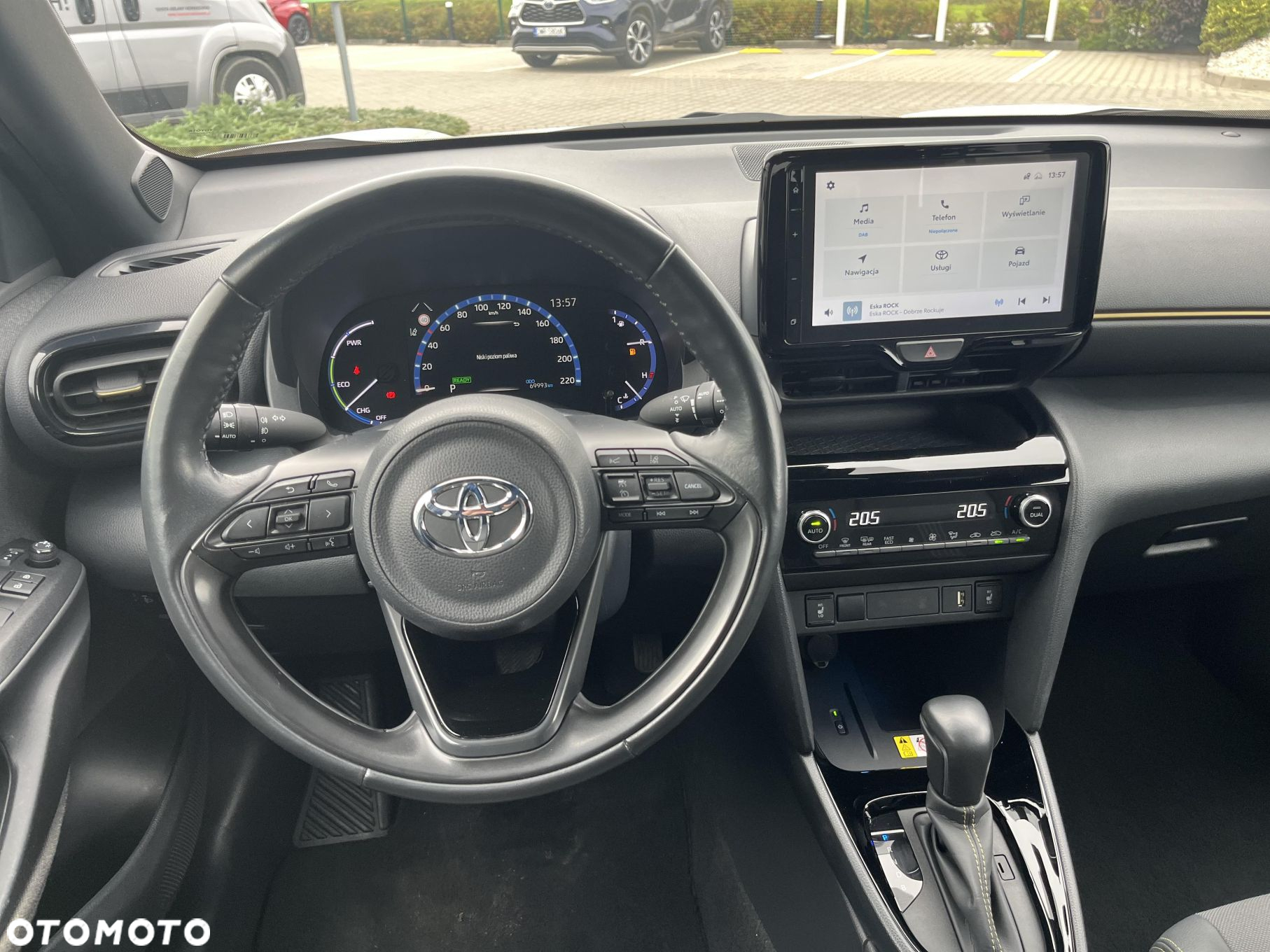 Toyota Yaris Cross - 12