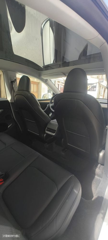 Tesla Model Y RWD - 10