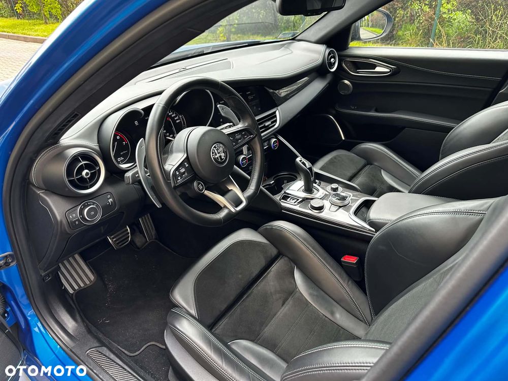 Alfa Romeo Giulia 2.0 Turbo Veloce Q4 - 24