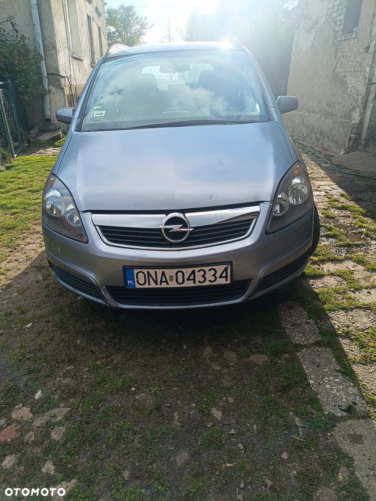 Opel Zafira 1.9 CDTI Essentia - 1