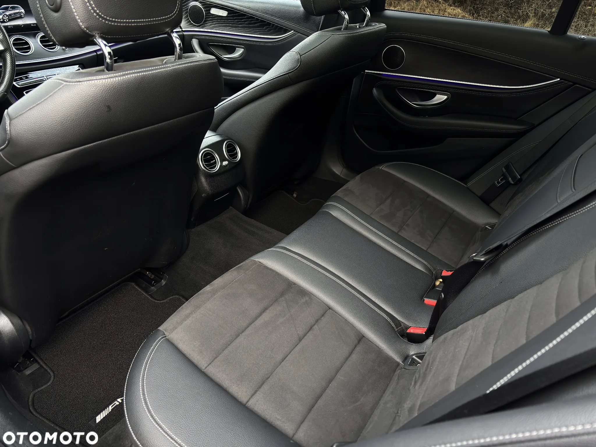 Mercedes-Benz Klasa E 220 d T 9G-TRONIC AMG Line - 31