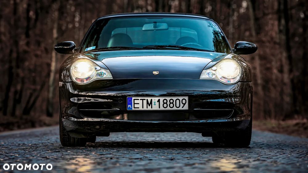 Porsche 911 Carrera 4 - 2