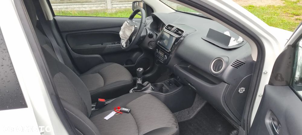 Mitsubishi Space Star AS&G 1.2 Select+ Black - 10