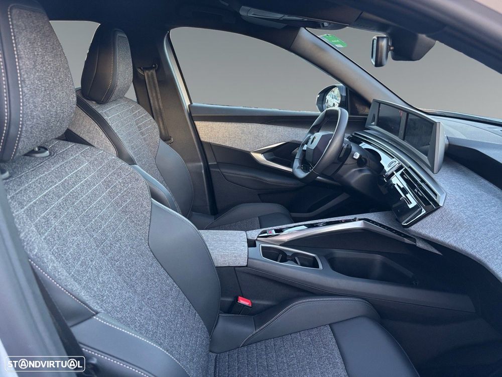 Peugeot 3008 1.2 Hybrid Allure e-DCS6 - 16