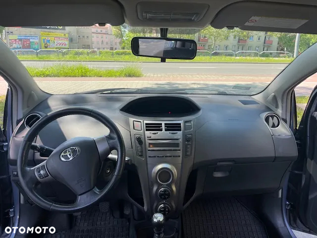 Toyota Yaris 1.4 D-4D Sol - 11