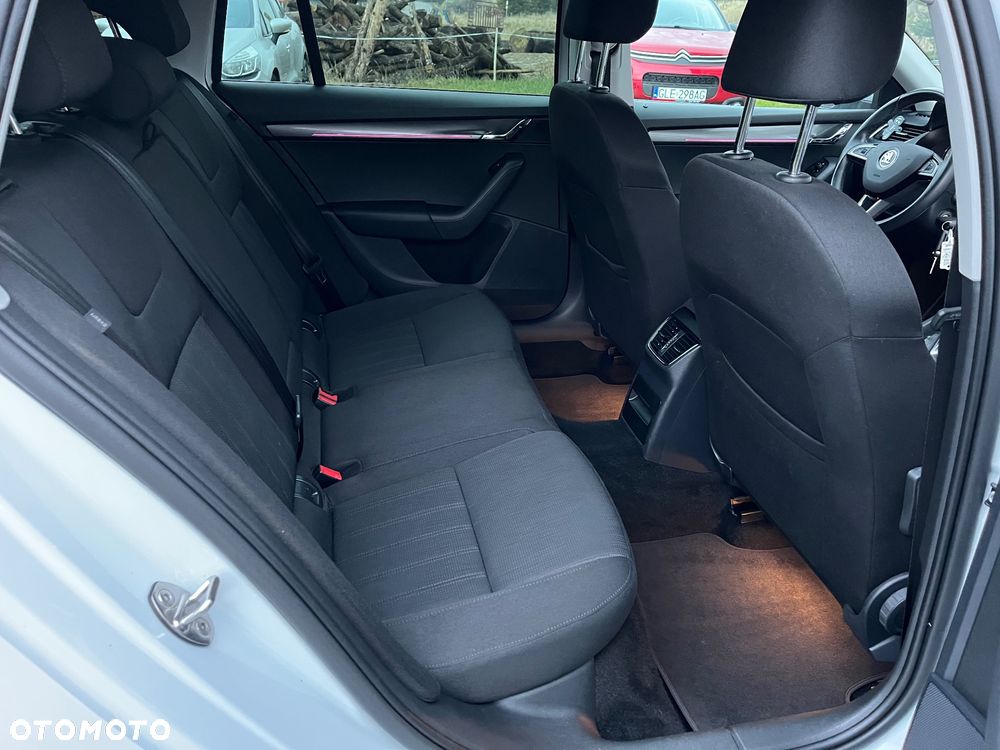 Skoda Octavia 2.0 TSI DSG Style - 18