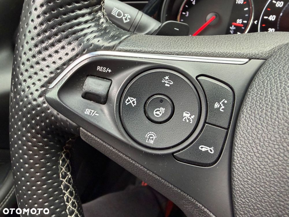 Opel Insignia 2.0 BiTurbo 4x4 Ultimate Exclusive - 26