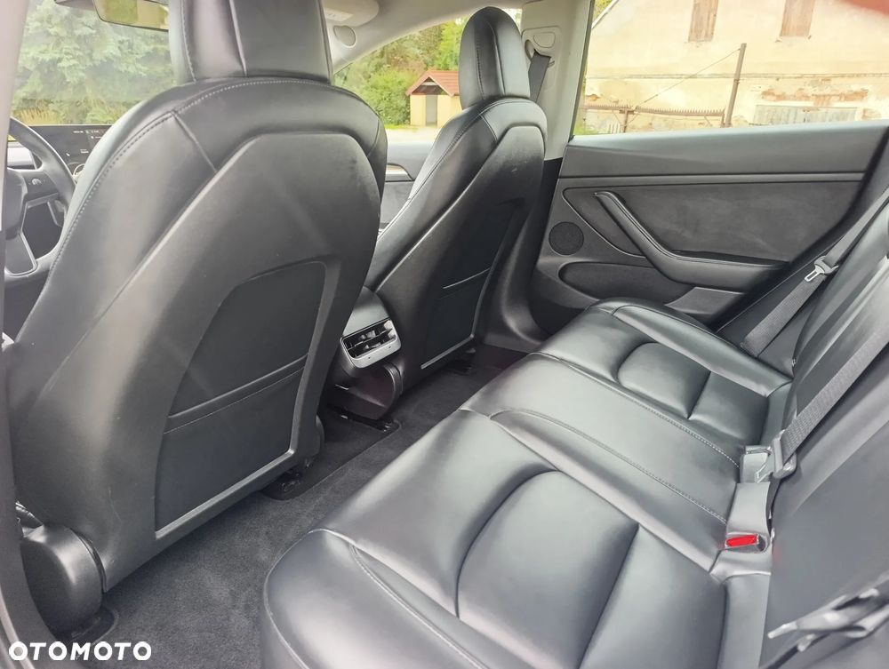 Tesla Model 3 - 11