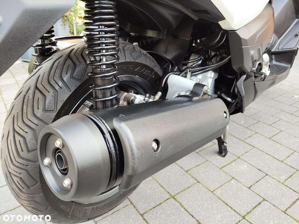 Yamaha X-max - 22