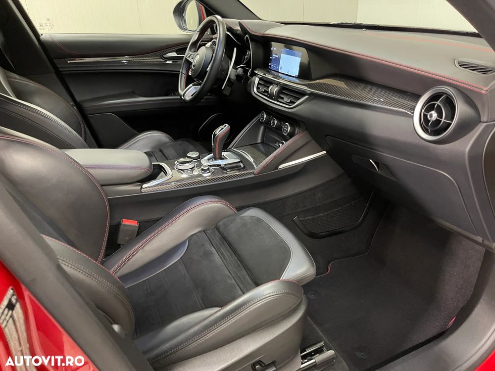 Alfa Romeo Stelvio V6 2.9 Bi-Turbo AT8-Q4 Quadrifoglio - 10
