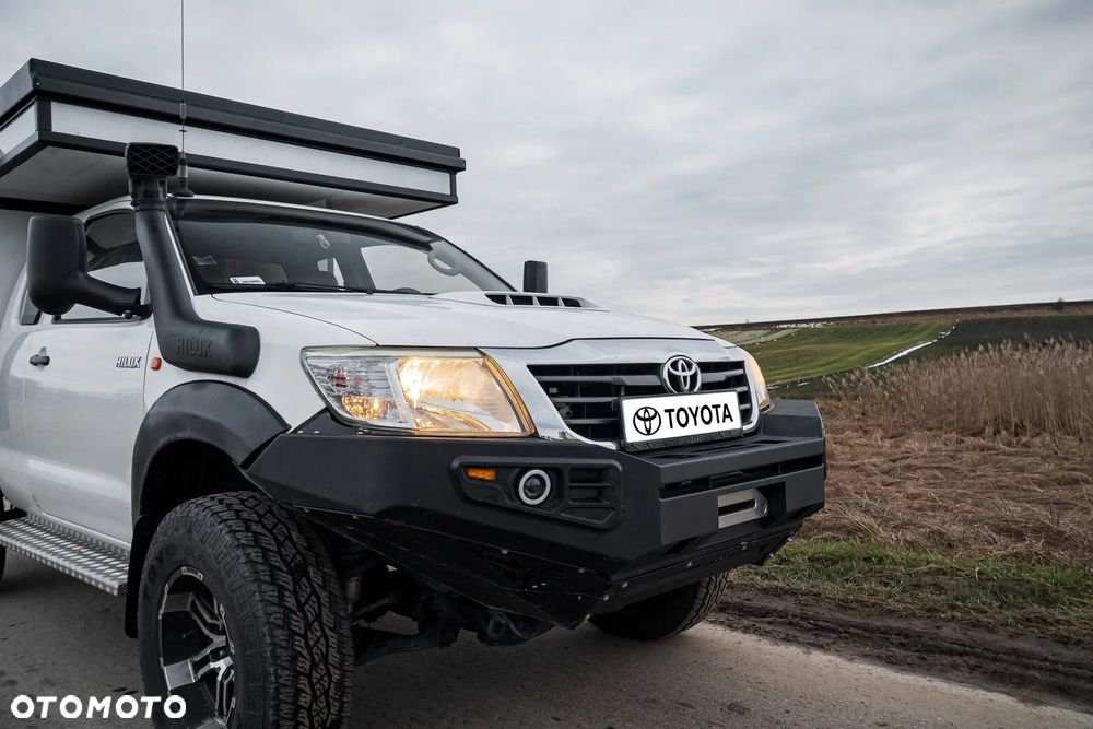 Toyota Hilux 4x4 Extra Cab - 5
