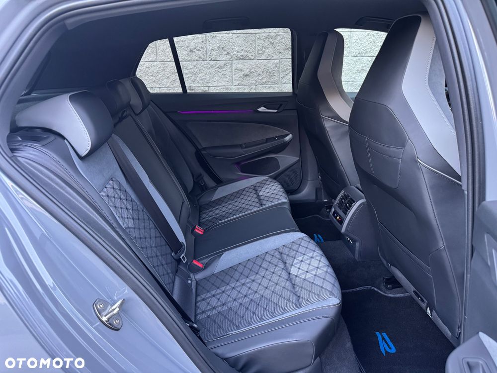 Volkswagen Golf 1.5 eTSI OPF DSG R-Line - 35